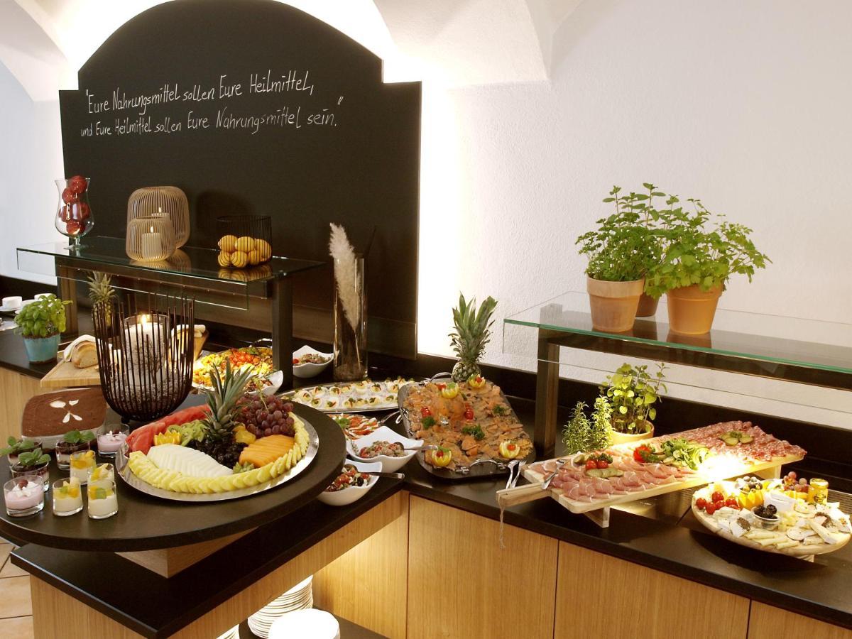 Hotel Restaurant Zum Goldenen Anker Mit Hallenbad & Wellnessbereich Windorf  Exterior foto