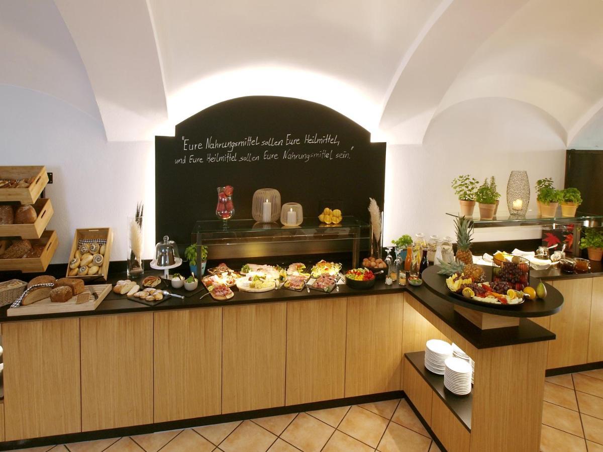 Hotel Restaurant Zum Goldenen Anker Mit Hallenbad & Wellnessbereich Windorf  Exterior foto